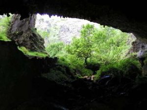 Cueva de Valporquero - Acceso